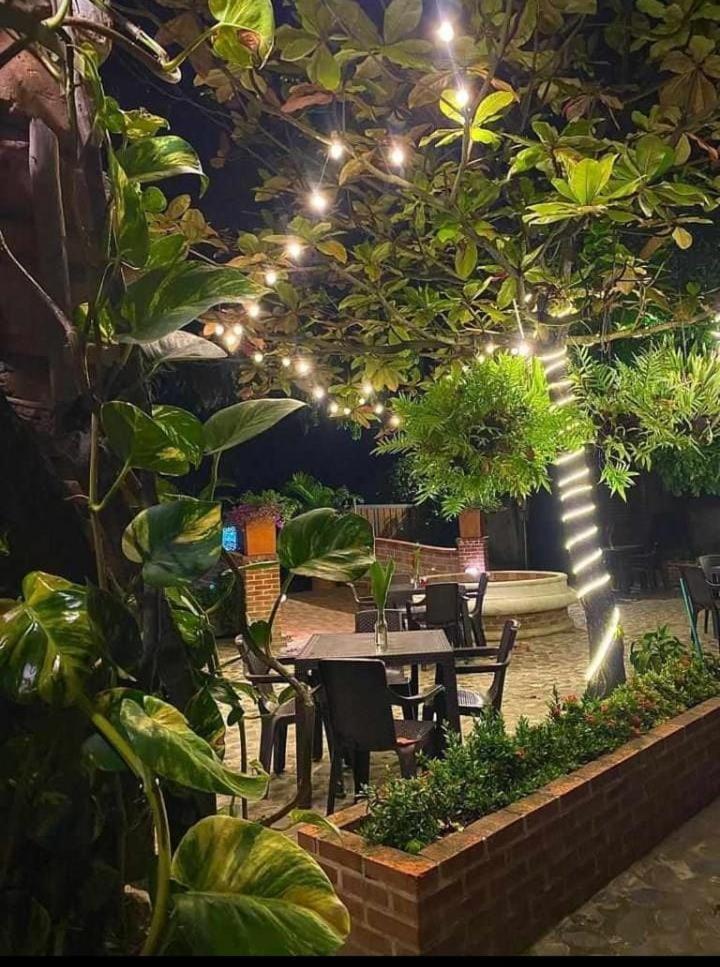 Hotel Y Restaurante Bienmesabe Santa Fe de Antioquia Zewnętrze zdjęcie